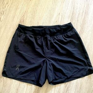 ON Running Mens Shorts (medium)